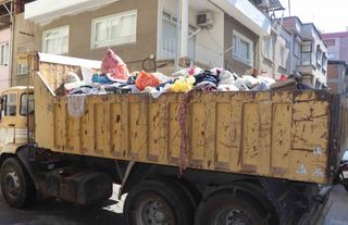 Nazilli Belediyesi’nden çöp eve müdahale