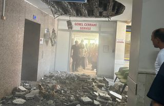 Denizli Devlet Hastanesi'nin tavanı çöktü