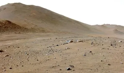 NASA, Mars'ta daha önce hiç görülmemiş bir kaya buldu