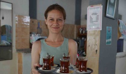 Koçarlı'da genç kadın, köy kahvesini eski günlerine kavuşturdu