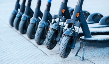 İstanbul'da elektrikli scooter'ın bataryası patladı, yangın çıktı