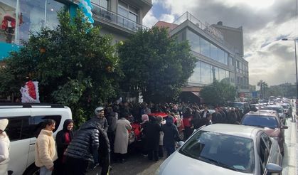 Efeler'de Açılış Kaosu