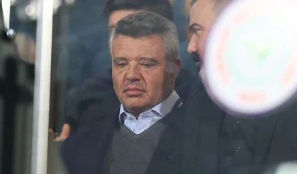 Sadettin Saran'a tribünde istifa arbedesi