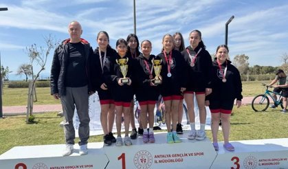 Nazillili öğrenciler Türkiye finallerinde kürsüye çıktı