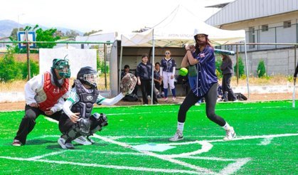 Softbol heyecanı Aydın'ın ev sahipliğinde başladı