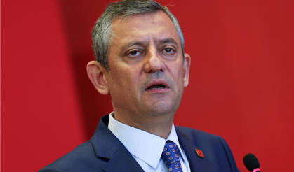 Özgür Özel, Turgutlu'daki saldırıda yaralanan öğrenciler ve aileleriyle görüştü