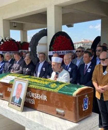 CHP Genel Başkanı Özgür Özel, partisinin grup müdürü Levent Bayraktar'ın cenazesine katıldı