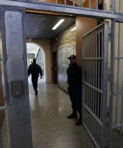 Paris Olimpiyatları öncesi kapasitesinin üzerinde dolan Fransız hapishaneleri alarm veriyor