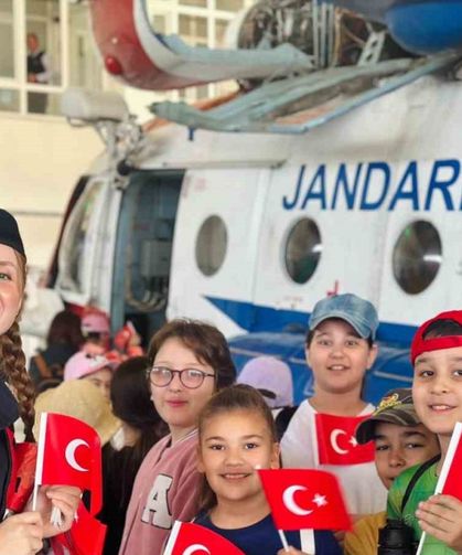 Minikler helikopter üssünde unutulmaz bir gün geçirdi