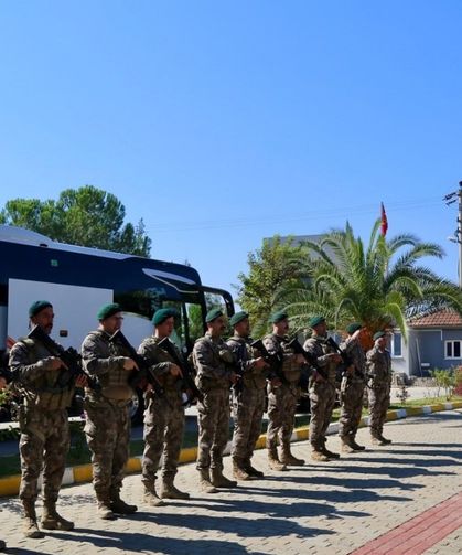 Özel hareket polisleri, dualarla Suriye’ye uğurlandı
