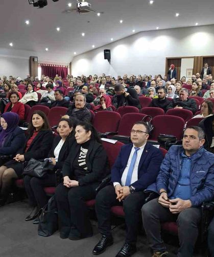 ADÜ'lü akademisyenler Nazilli'de her yönüyle kadına şiddeti anlattı