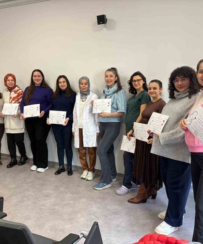 Aydın Şehir Hastanesi Gebe Okulu'nun ilk mezunları belgelerini aldı