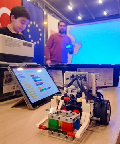 Efeler Belediyesi Dijital Gençlik Merkezi Eğitim Kursları sürüyor