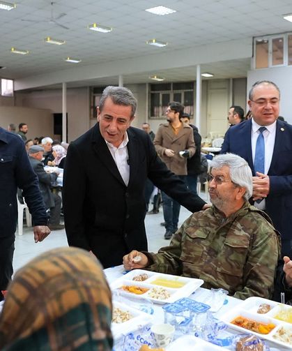 Efeler'in ilk iftar sofrası Alanlı Mahallesi'nde kuruldu