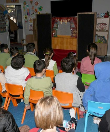 Kuşadası'nda çocuklar 'Gölge Oyunu' etkinliğinde eğlendi