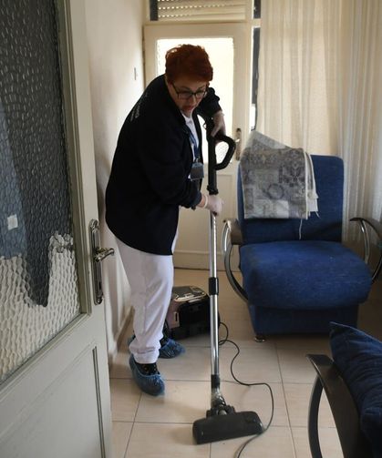 Kuşadası Belediyesi Evde Bakım Hizmetleri Devam Ediyor