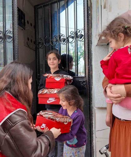 Başkan Yetişkin'den çocuklara bayram hediyesi