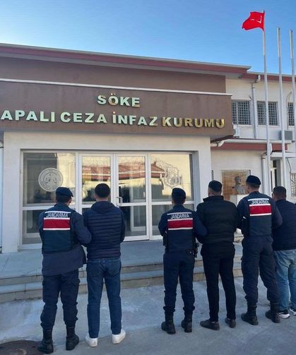 Germencik ve Söke'de 16 düzensiz göçmen, 4 organizatör yakalandı