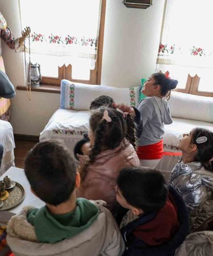 Gündüz Bakımevi öğrencileri Aydın'ın tarih yolculuğuna çıktı