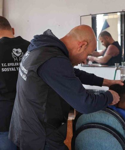 Kocagürlü çocuklara bayram tıraşları Efeler Belediyesi'nden