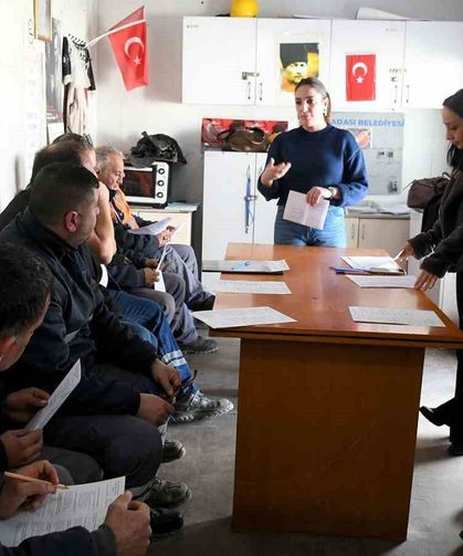 Kuşadası Belediyesi'nden personeline İş Sağlığı ve Güvenliği Eğitimi