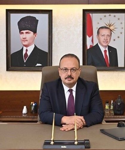 Vali Canbolat: 'Şifa dağıtan elleriniz dert görmesin'