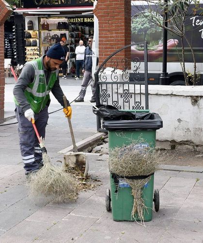 Kuşadası'ında Camiler Bayrama Hazır