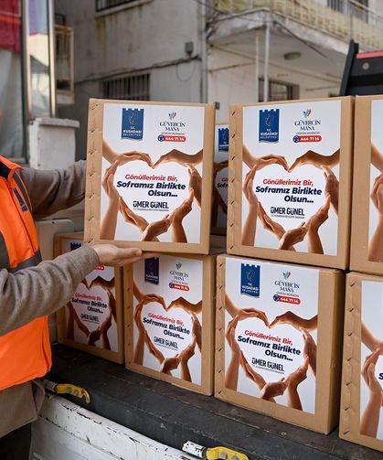 Kuşadası Belediye'sinden 3 bin 500 Aileye Ramazan Yardımı