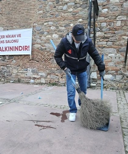 Efeler Belediyesi ekipleri Nevzat Biçer Parkı'nı temizledi