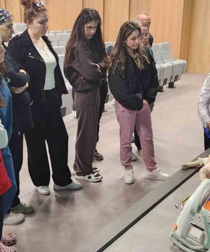 Aydın Şehir Hastanesi'nde çocuk acil ekiplerine kritik eğitim