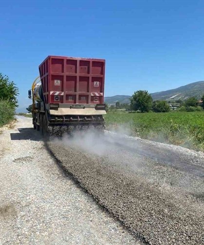 Efeler Belediyesi yol yapım ve onarım çalışmalarını sürdürüyor