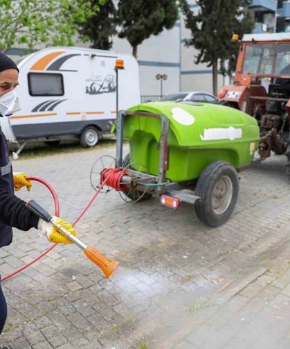 Efeler Belediyesi'nden yabani ot temizliği
