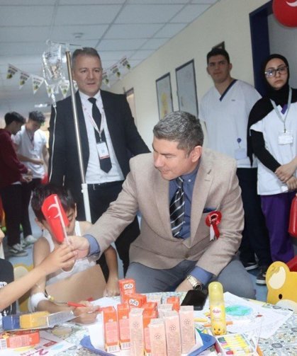 Söke Devlet Hastanesi'nde minik hastalara 23 Nisan sürprizi
