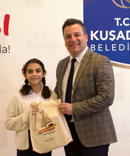 Kuşadası Belediyesi 23 Nisan geleneğini bu yıl da sürdürdü