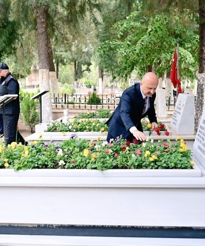Vali Varol, şehitleri unutmadı