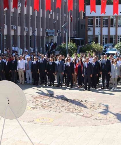 Aydın'da Gençlik Haftası, çelenk töreniyle başladı