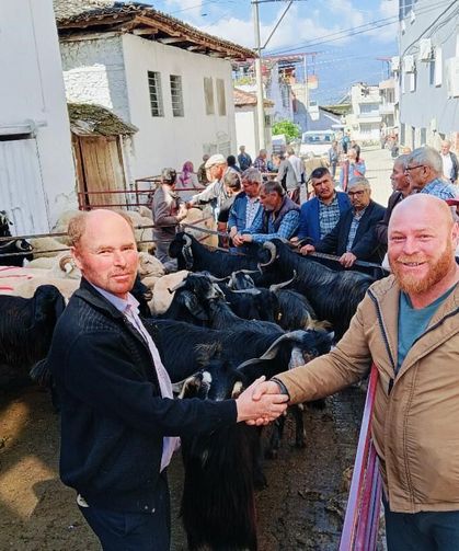 Bozdoğan Yazıkent'te Kurban Pazarı hareketlendi