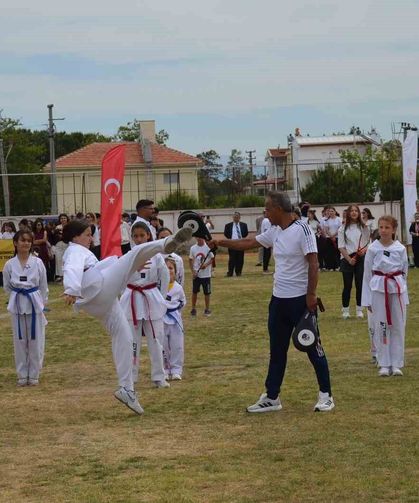 Didim'deki kutlamalarda gösteriler büyük beğeni topladı