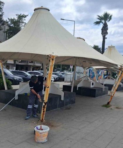 Kuşadası'nda bakım ve onarım çalışmaları hız kesmiyor