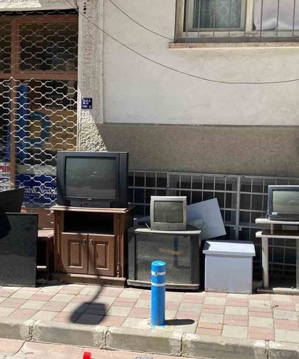 Bir dönemin vazgeçilmezi tüplü televizyonlar, şimdilerde nostalji yaşatıyor