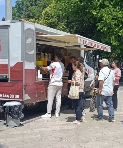 Efeler Belediyesi'nden öğrencilere serinleten destek