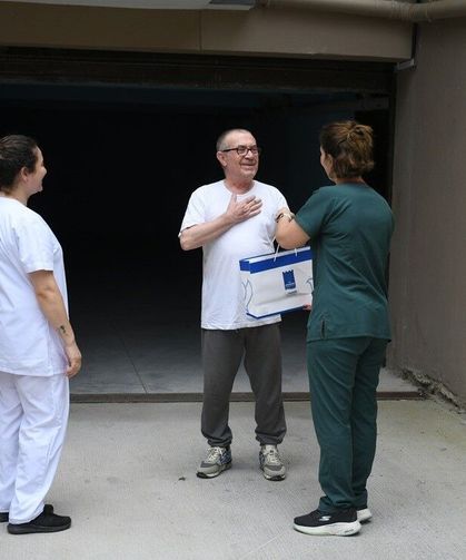Evde bakım hizmeti alan babalara, Babalar Günü sürprizi