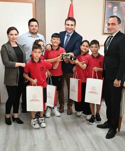 Koçarlı'nın 'Neşe Robot'u Türkiye üçüncüsü oldu