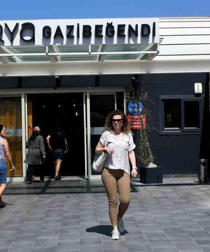 Kuşadası Belediyesi'nin turistik tesisleri ilgi görüyor