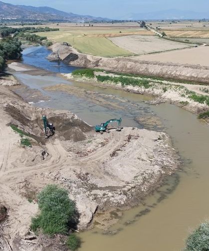 Menderes Nehri'nde ıslah çalışmaları sürüyor