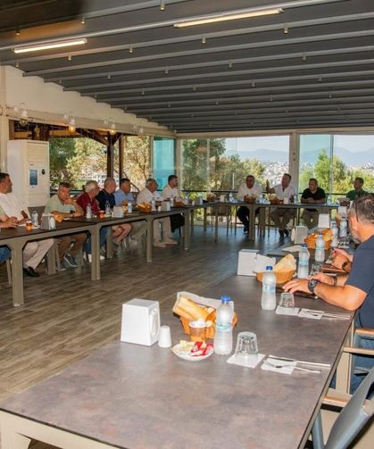 Kuşadası’nda mahallelerin ihtiyaçları masaya yatırıldı