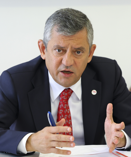 Özgür Özel: "Teslim olmama kararlılığımızı alamazlar"