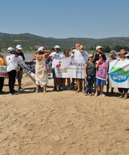 Flamingoların cenneti Bargilya Tuzlası’na moloz tepkisi