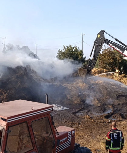 Gönen'de yangın... 90 ton saman kül oldu