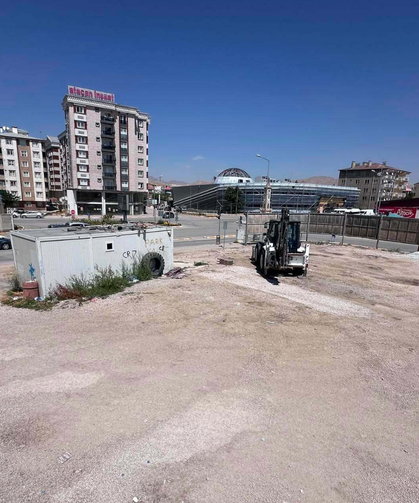 Van'da depremzedeler 15 yıldır çözüm bekliyor!